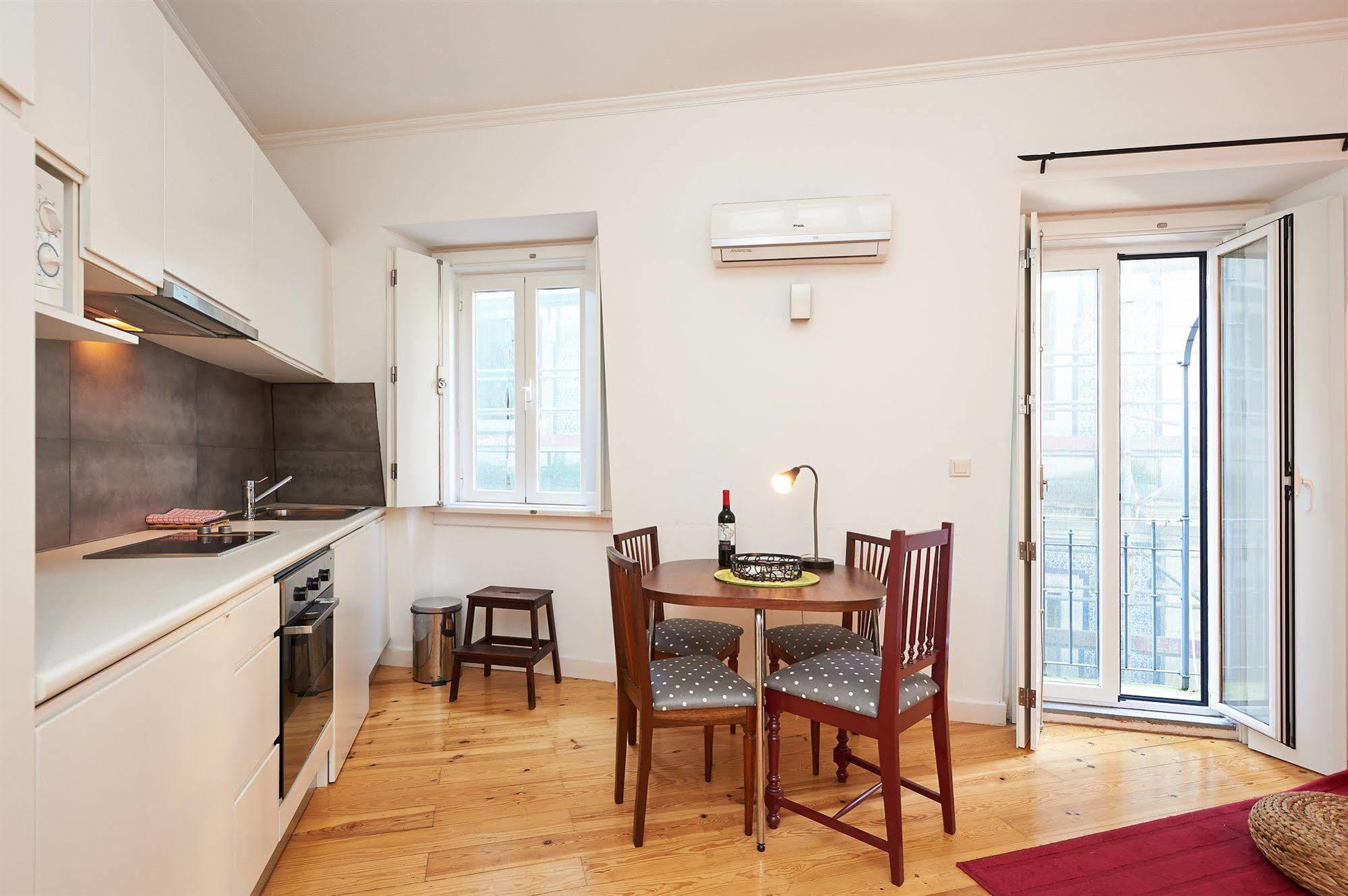 Hello Santos Design Apartment